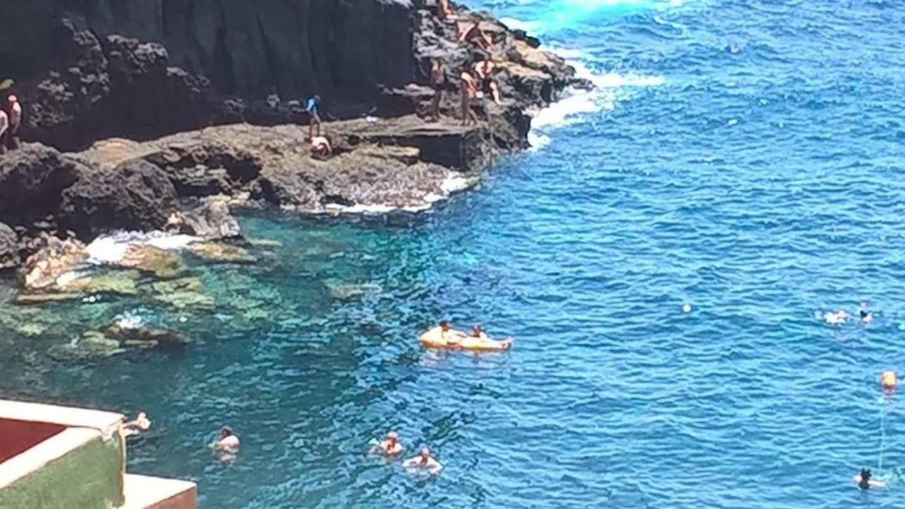 Caleta Los Roques Fasnia 0*,